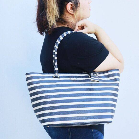 NEW Kate Spade Seaside Navy Stripe Small Harmony O Tote - Picture 1 of 11